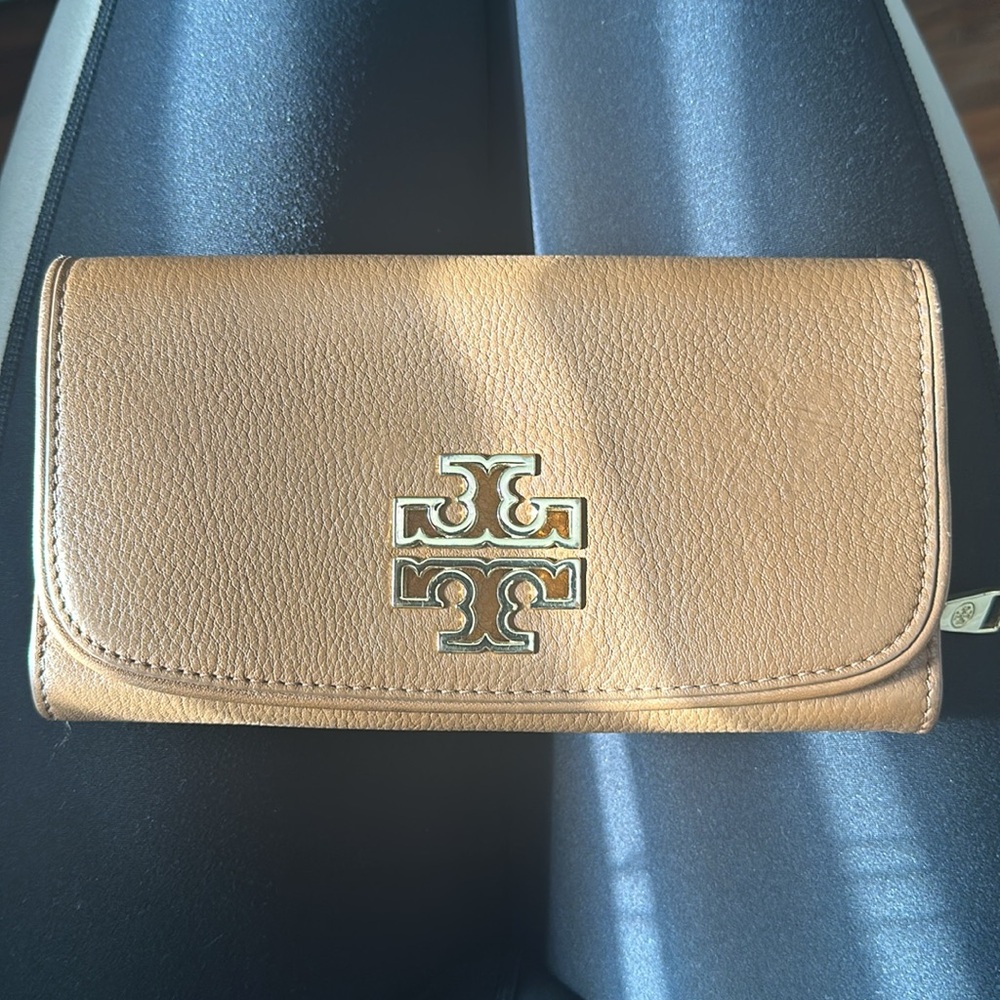 Tory Burch Brown Leather Wallet